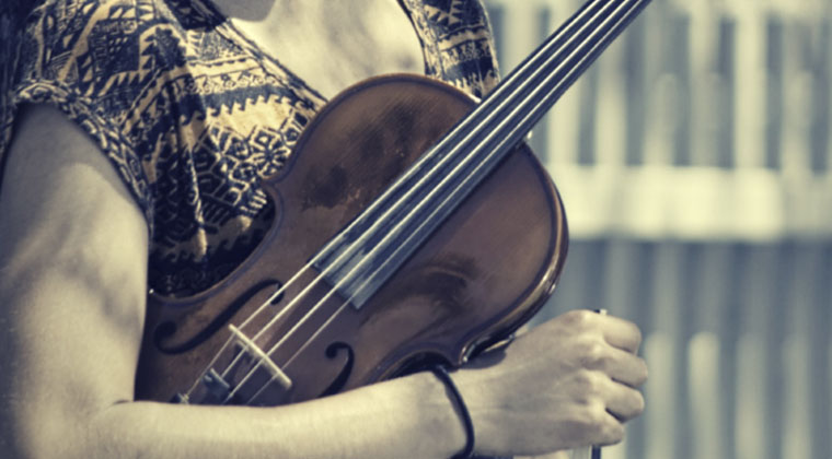 小提琴初學者買10000元的琴值得嗎？