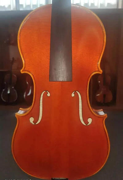 意大利琥珀紅色小提琴，美到讓人窒息